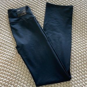NWT Under Armour reflect high-rise boot cut leggings